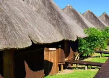 طرح توجیهی احداث اقامتگاه بوم گردی