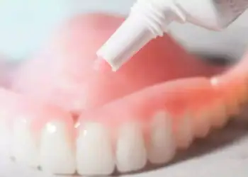 طرح توجیهی تولید چسب دندان مصنوعی