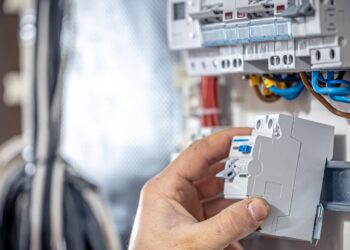 چطور در شرایط قطعی گاز و برق، تولید را متوقف نکنیم؟