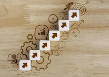 چطور فرآیند های تولیدی را با استفاده از متد های لین بهینه کنیم؟