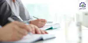 تدوین برنامه‌ های آموزشی برای کارکنان در مصرف بهینه انرژی