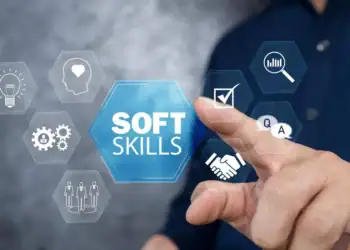 نقش آموزش مهارت_ های نرم در بهبود عملکرد تیم_ ها
