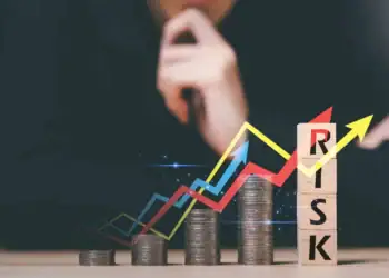 نقش بیمه در کاهش ریسک های سرمایه گذاری