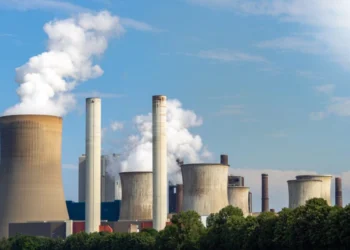 بررسی وضعیت تولید و مصرف برق در سال ۱۴۰۴