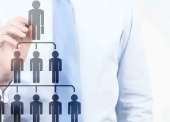 تفویض اختیار؛ هنر افزایش بهره‌وری مدیران و تیم‌ها