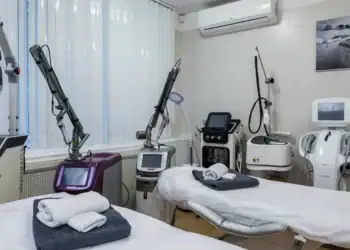 طرح توجیهی احداث کلینیک زیبایی، پوست و مو