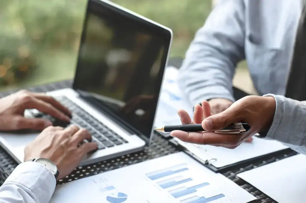 معرفی تیم آسان مشاور