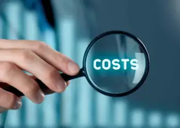 مقایسه هزینه‌های تولید و صادرات در مناطق آزاد ایران، عمان و امارات