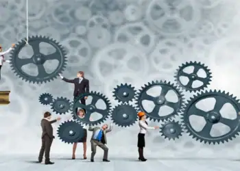 ۱۰ روش نوین برای افزایش بهره‌وری سازمانی در شرایط رکود اقتصادی