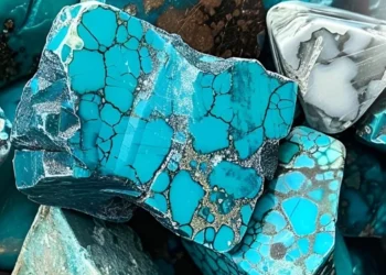 طرح تولید و استخراج سنگ فیروزه